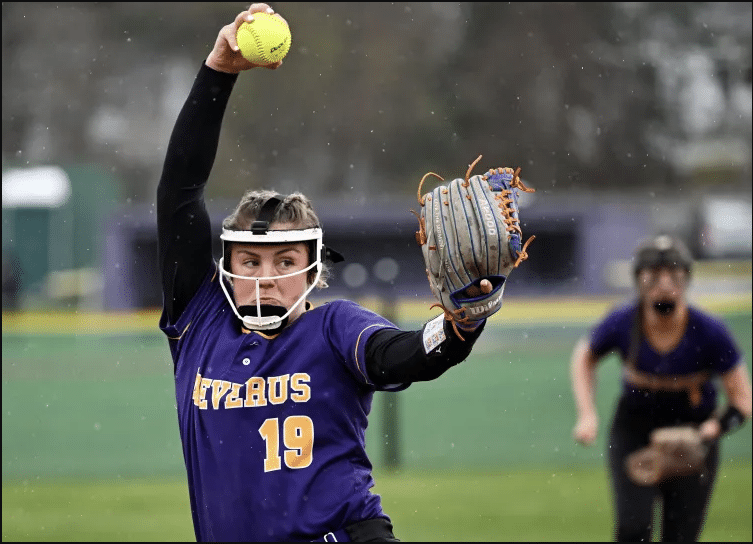 deroche softball pitching